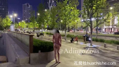ZousAdingo 公园大胆全裸露出精彩截图06