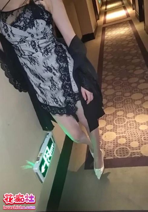 和女老板的故事 极品小美鲍啪啪精彩截图12
