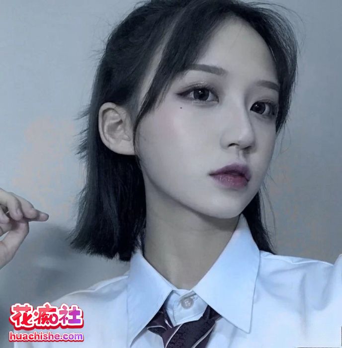 洛子惜kiss/_喵喵喵 丝袜美腿美乳诱惑精彩截图05