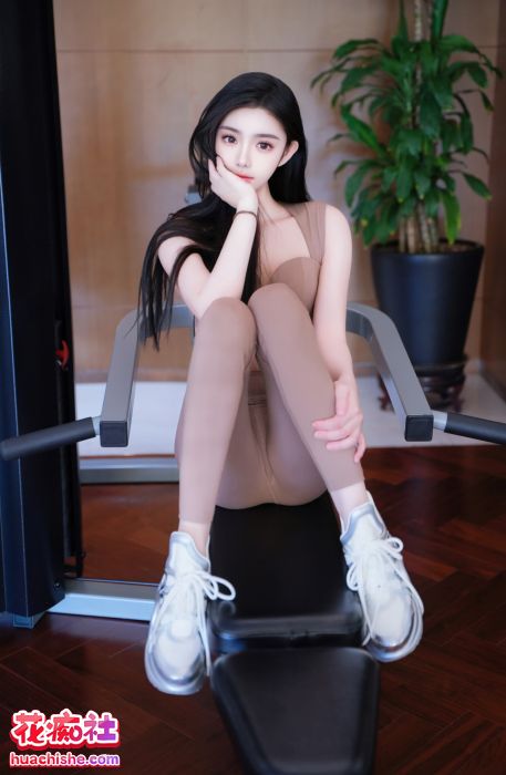 龙雪儿 内部私购原版无水印写真4套精彩截图15
