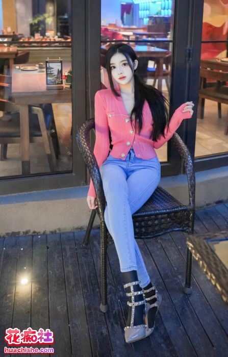 龙雪儿 内部私购原版无水印写真4套精彩截图16