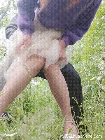 妖媚婷儿 户外露出专业勾引陌生人系列精彩截图13