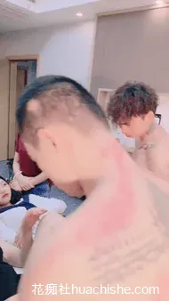 倾国倾城 极品嫩妹少妇多人无套乱交群P精彩截图08