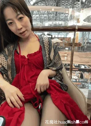 极品熟女yourkeer 各种户外露出精彩截图07