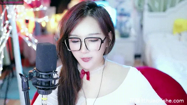 charming_NaNa21/Missy_Nana21 全裸诱惑骚舞诱惑精彩截图03