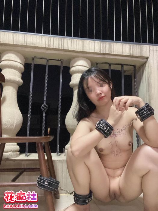 小凝望桑DOM 各种SM炮机滴蜡变态调教精彩截图02