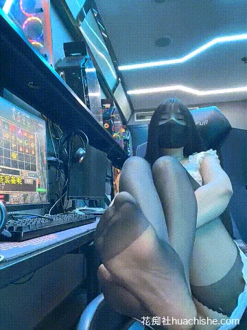 户外公厕露出主播Asia-Lynn 男厕女神视频精彩截图01