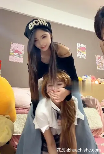 婉晴大大+阳阳是个S 双S女奴各种调教精彩截图07
