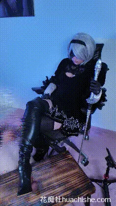 安女王 BDSM调教男奴足踩寸止精彩截图01
