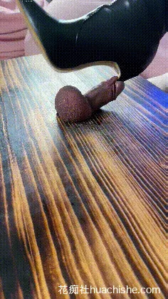 安女王 BDSM调教男奴足踩寸止精彩截图02
