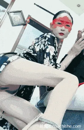 70后美妈妈 黑丝旗袍勾引儿子口爆吞精乱伦精彩截图01