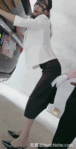 70后美妈妈 黑丝旗袍勾引儿子口爆吞精乱伦精彩截图05