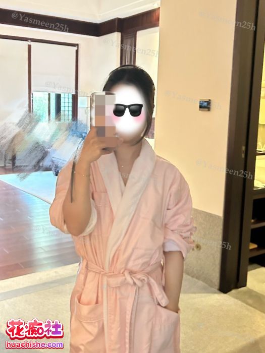 Yasmeen25h 户外露出福利精彩截图02
