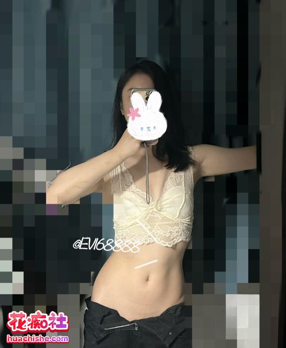 Yasmeen25h 户外露出福利精彩截图07