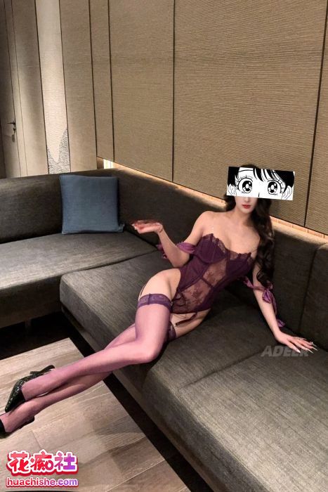 GivenchyAdeer 与闺蜜共事一夫性爱记录精彩截图11