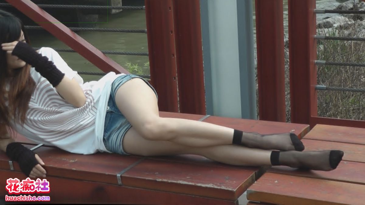 赤足者 丝袜美足写真视频精彩截图15