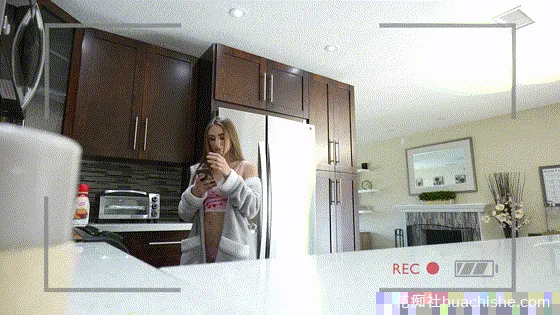 Penelope Kay 长发御姐资源精彩截图03