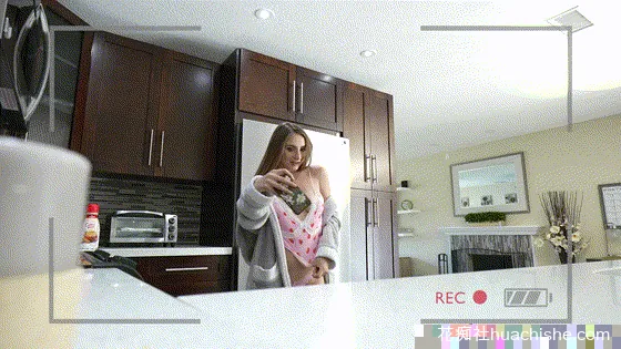 Penelope Kay 长发御姐资源精彩截图04