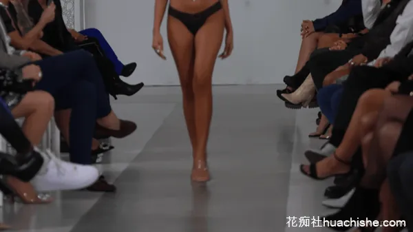 全裸时装秀Isis Fashion Awards精彩截图12