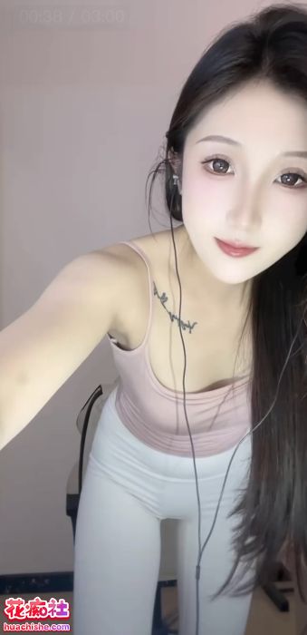 快手 菜菜 瑜伽裤热舞诱惑直播精彩截图05