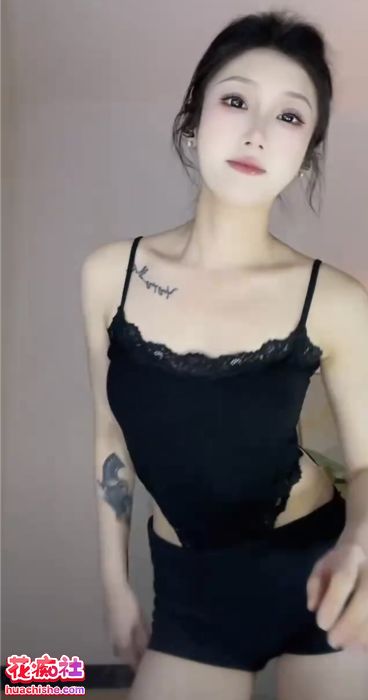快手 菜菜 瑜伽裤热舞诱惑直播精彩截图08