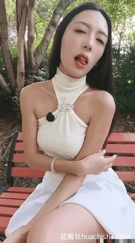 Princess_Fifi 性感大长腿户外裸出精彩截图05