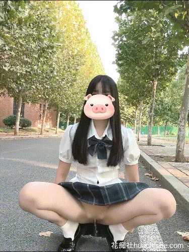 BOBOTU 萝莉风随处尿尿户外露出精彩截图01