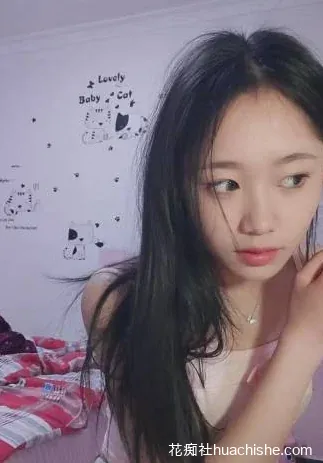 【顶点】甜美外加小风骚 黑丝扳穴自慰精彩截图09