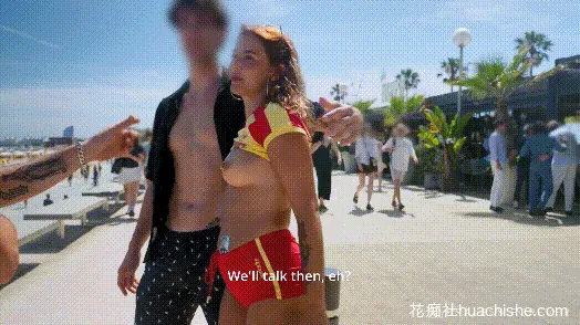 BralessForever 欧美户外人前露出精彩截图07