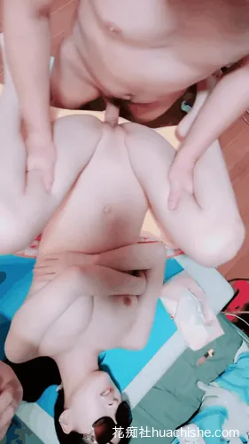 晴晴樱子 两个粉穴少女精彩截图08