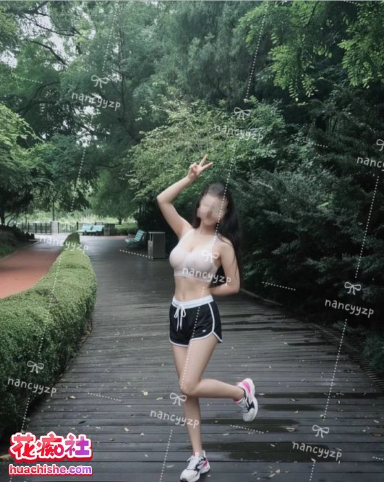 nancyyzp 各种户外极限露出精彩截图01