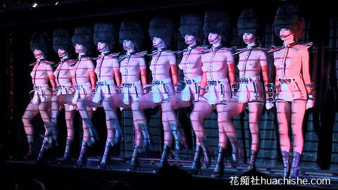 曾经很火的疯马秀Crazy Girls精彩截图07