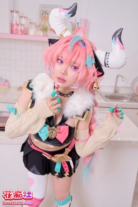 福利姬ZinieQ 各种Cosplay写真精彩截图04